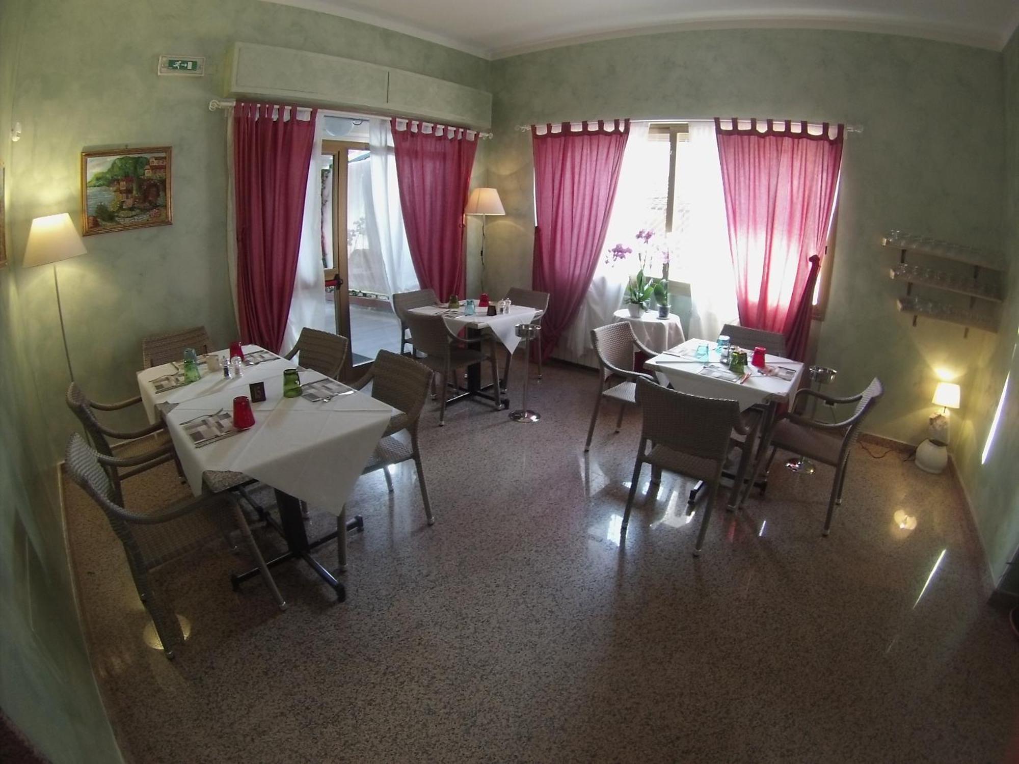 Hotel Jole Marina dʼMarina dʼAndora 외부 사진